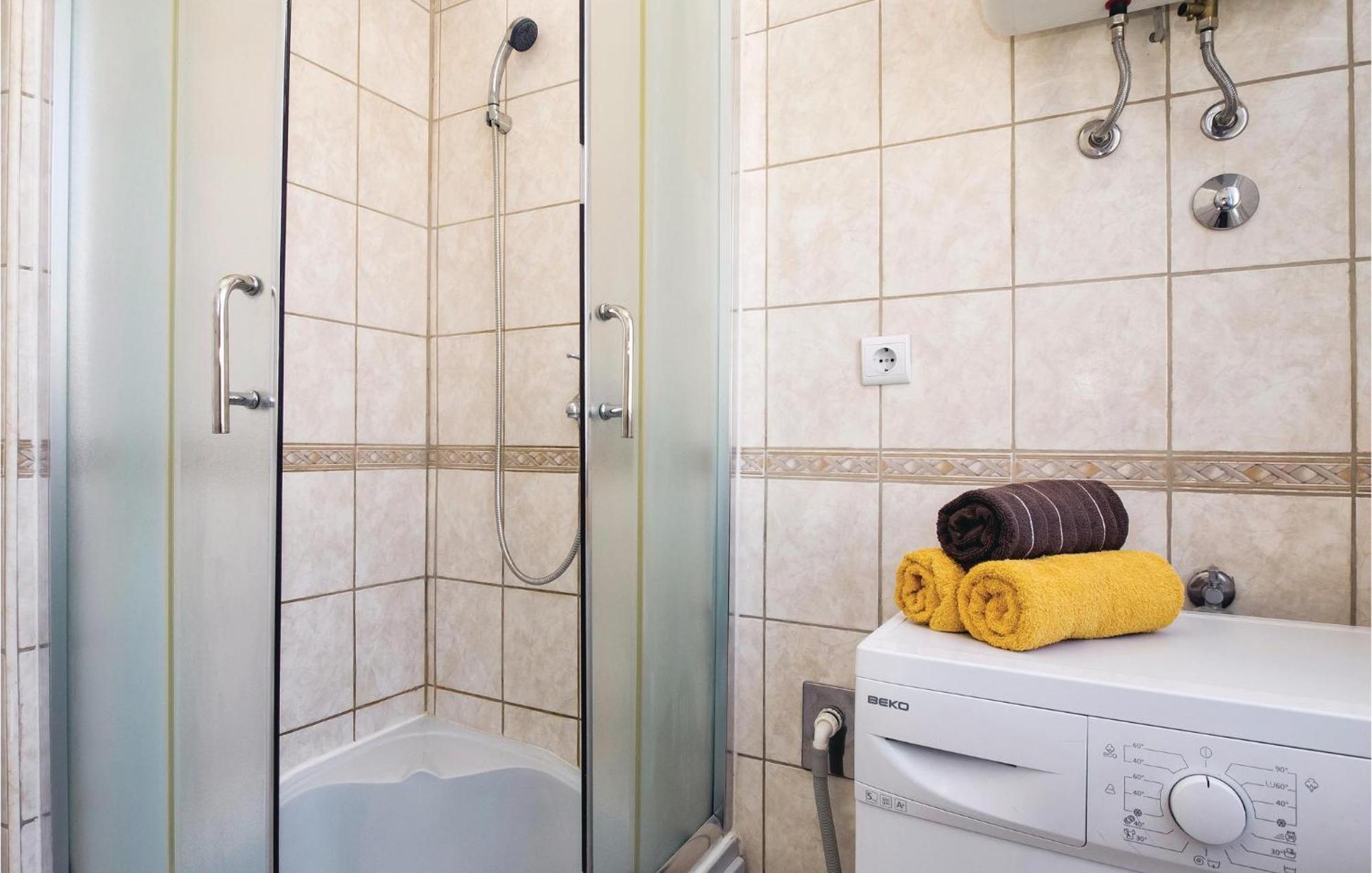 Amazing Apartment In Split With Kitchen Eksteriør billede