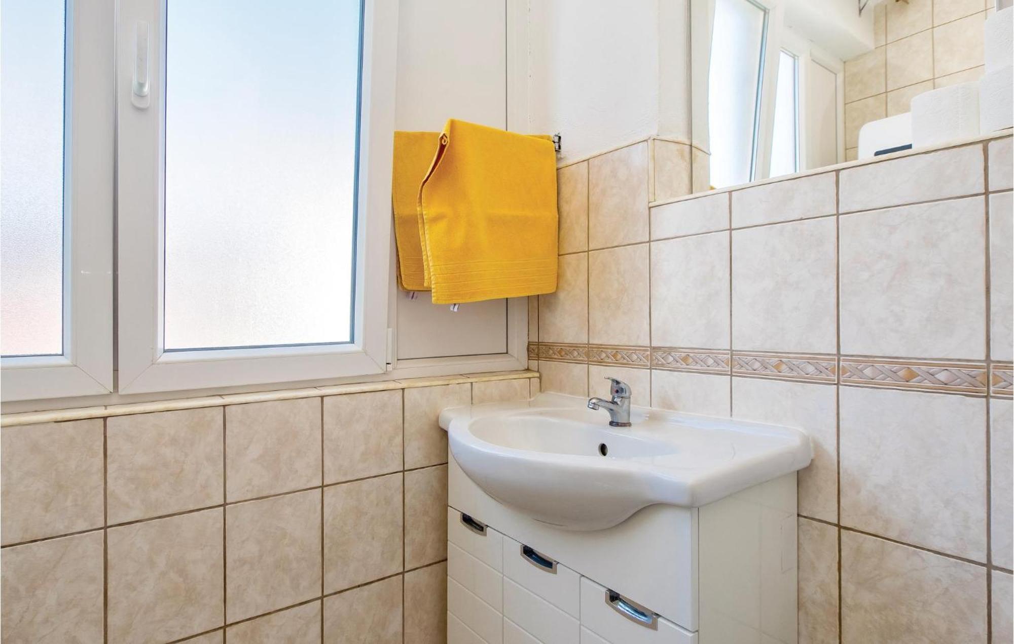 Amazing Apartment In Split With Kitchen Eksteriør billede